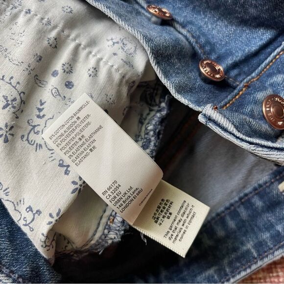 We The Free size 29 CRVY Denim Distressed Women Shorts - Picture 11 of 11